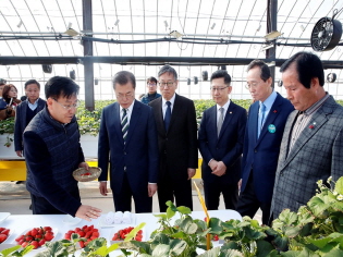 농진청 고온극복 혁신형 쿨링하우스 연구시설 방문 썸네일